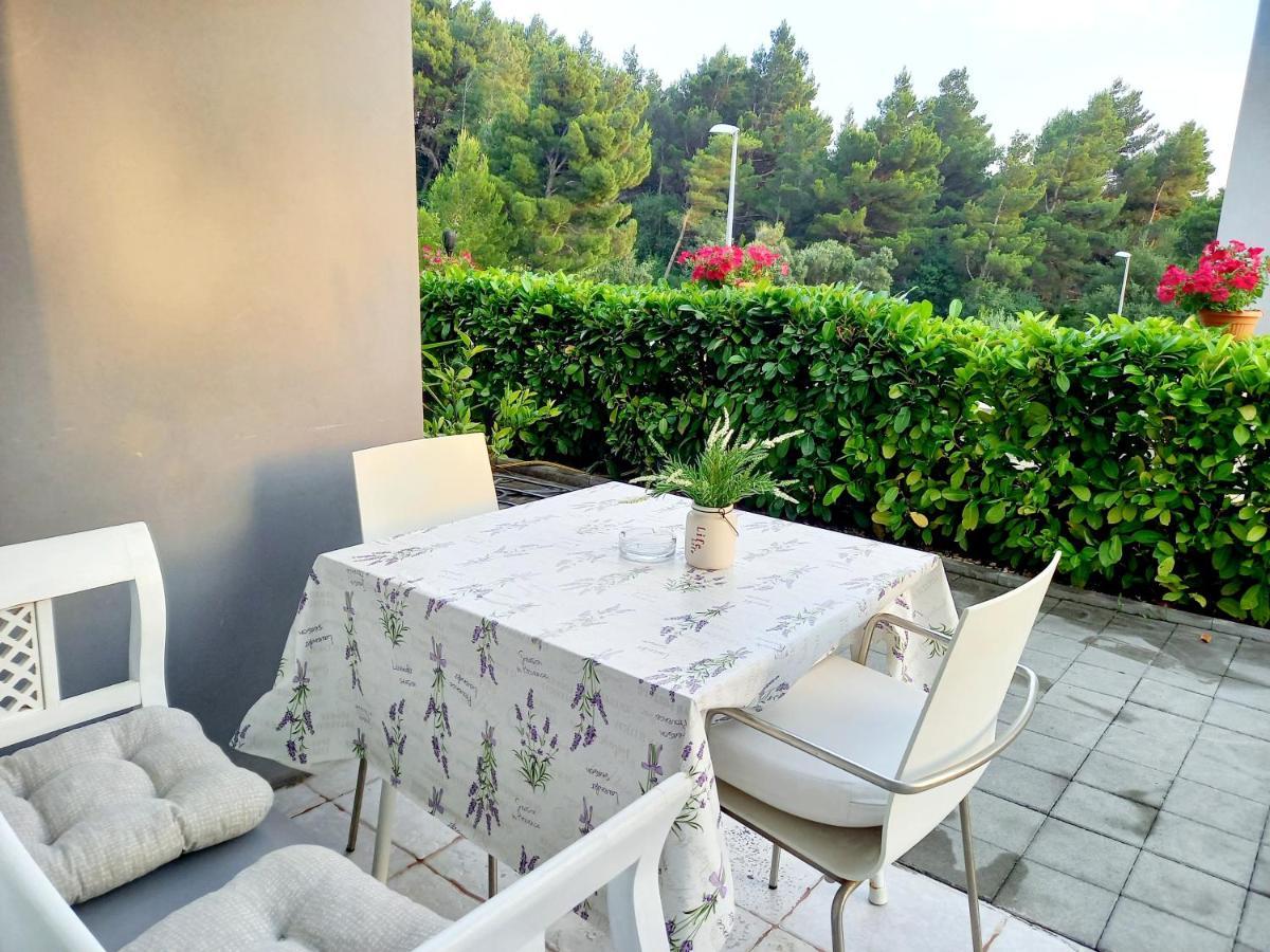 Apartments Marusic Макарска Экстерьер фото