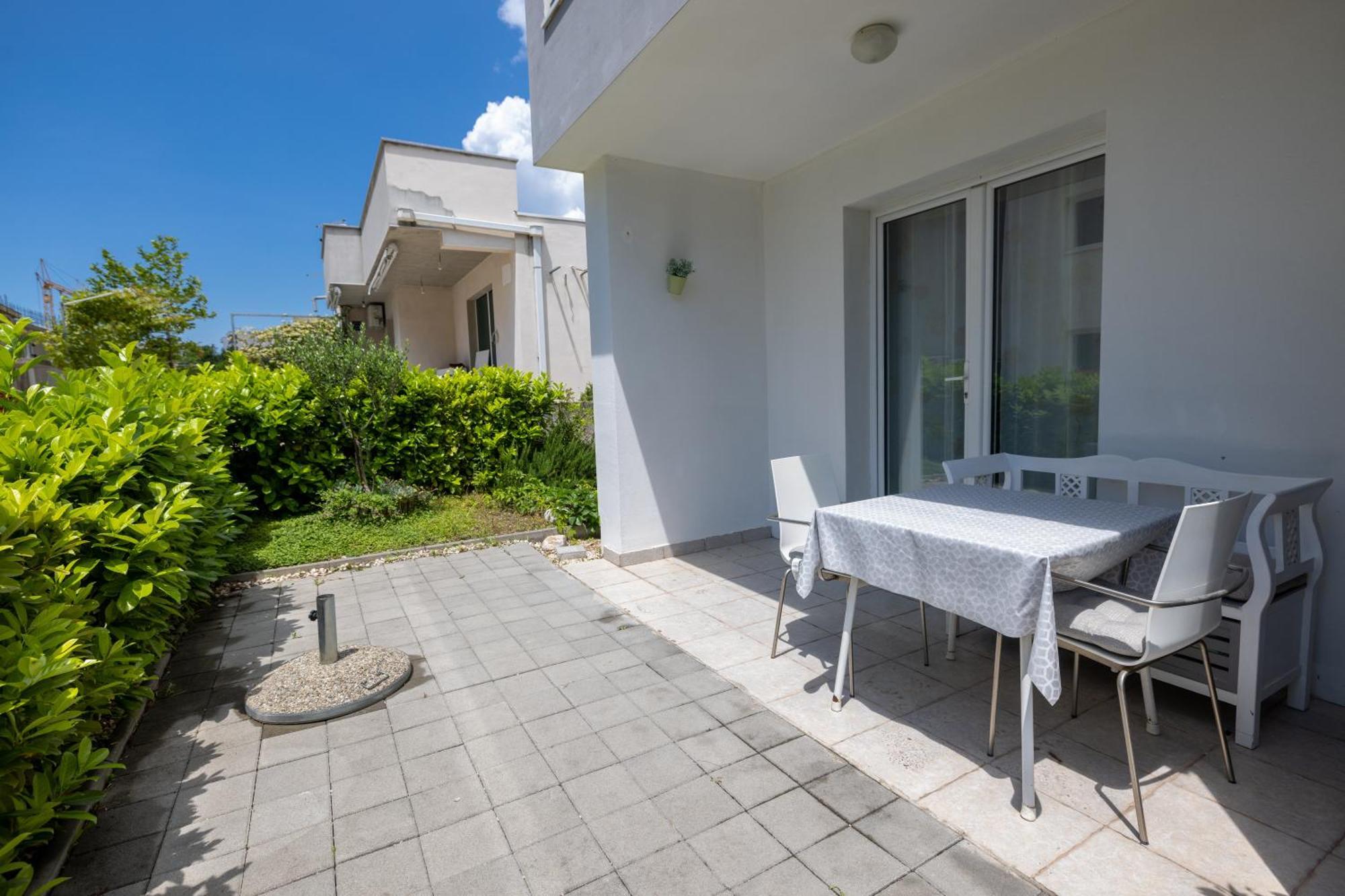 Apartments Marusic Макарска Экстерьер фото